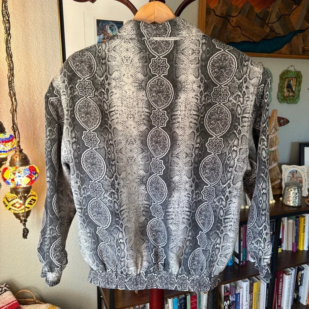 Fuda International Silk Bomber Zip Jacket Size S – Black & Gray Snake Print - Picture 4 of 11
